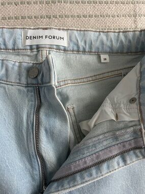 Denim Forum Light Blue Straight Leg Women’s Jeans never worn!